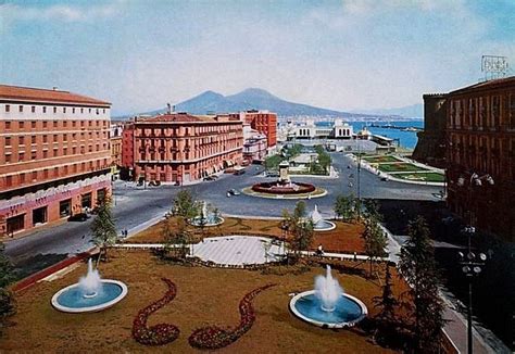 Piazza Del Municipio A Napoli La Storia E I Suoi Mille Volti