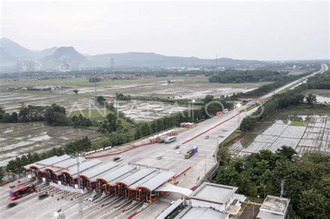 PENIADAAN TRANSAKSI DI GERBANG TOL PALIMANAN ANTARA Foto