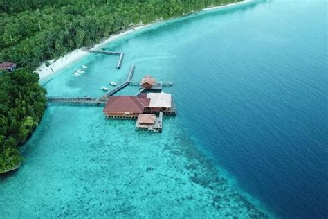 Wisata Pulau Derawan Kalimantan Timur