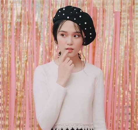 Các hot boy U Việt Nam và dàn WAGs xinh đẹp