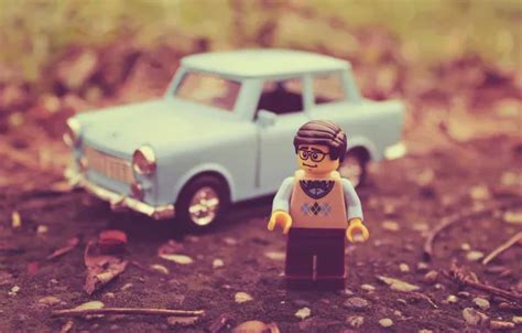 Обои машина, игрушка, очки, прическа, человечек, lego, лего на телефон ...