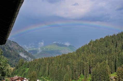 Arco Iris Sobre Las Monta As En Dolomitas Foto Premium