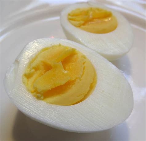 Perfectly Cooked And Peeled Hard Boiled Eggs An Egg Experiment Recipe Perfect Hard Boiled