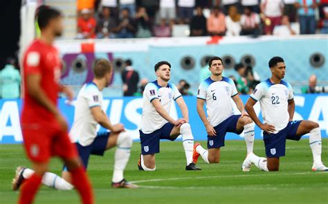 【w杯】イングランド片膝つき人種差別反対訴え ケーンは「one Love」キャプテンマーク カタール2022写真ニュース 日刊スポーツ