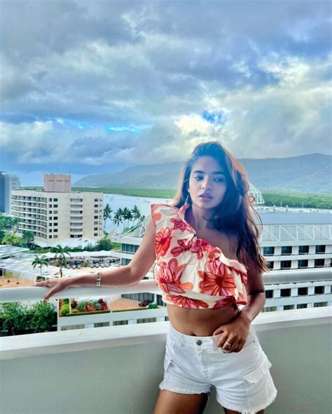 Anushka Sen Activates Babe Mode In Australia See Droolworthy Snaps IWMBuzz