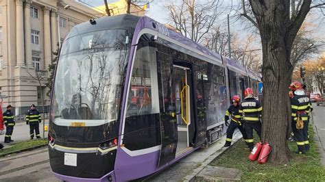 Update Un Tramvai A Luat Foc N Timp Ce Mergea Prin Timi Oara Din Cauza