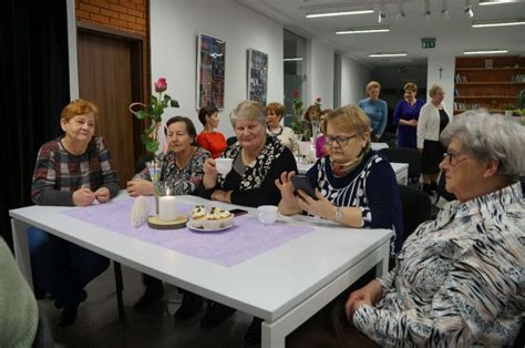 Z Okazji Dnia Kobiet W Kocku Zorganizowali Dla Mieszkanek Wyj Tkowy