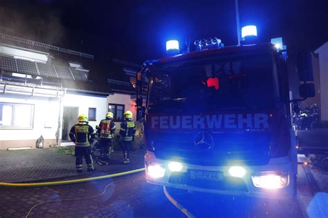 Feuerwehreinsatz In Chemnitz Kellerbrand In Wohnhaus