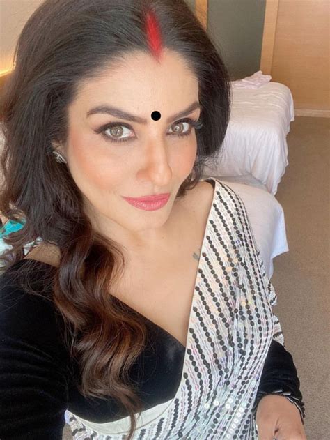 Hot Raveena Tandon Most Beautiful Indian Actress Indian Actress Images Beautiful Indian Actress