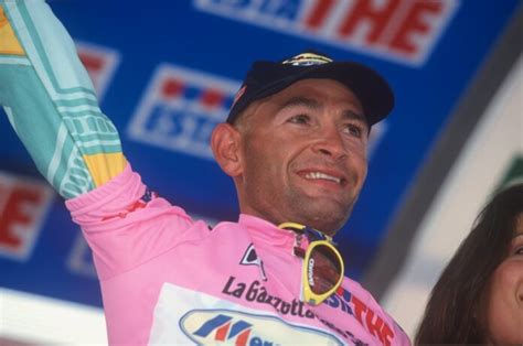 Pantani il ricordo è sempre acceso a San Mango d Aquino in Calabria