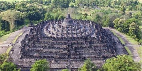 Rencana Kenaikan Harga Tiket Masuk Candi Borobudur