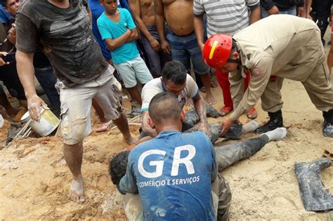 Ajudante de pedreiro é retirado vida após ficar soterrado em obra