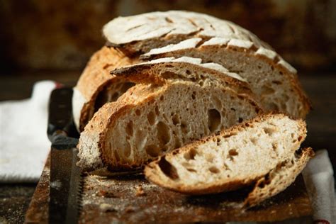 Pagnotta A Lievitazione Naturale Con Farro Integrale E Tumminia Con