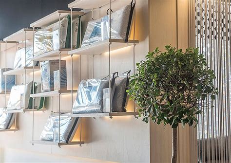 Neru Showroom For Galer As Sof S I Descans Retail Interior Design