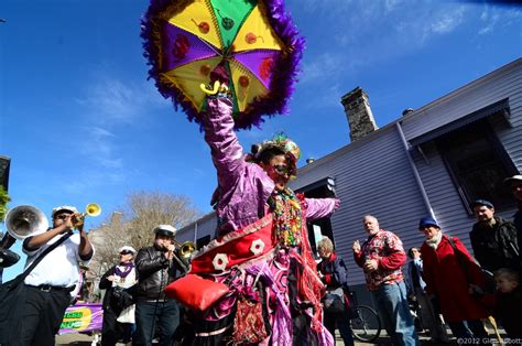 It’s a dog’s life – Mystic Krewe of Barkus parade – The Travelin' Gringo