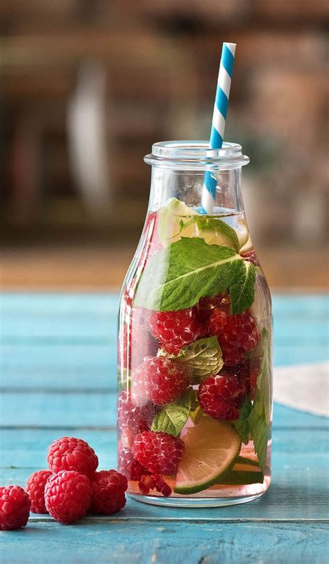 Infused Water Das Wasser Mit Geschmack Gesunde Saft Rezepte