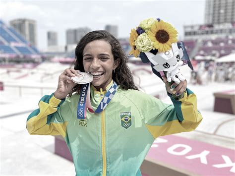 Prata Aos Anos Rayssa Leal Se Torna A Medalhista Brasileira Mais