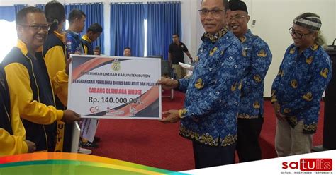 Pemkab Buton Kucurkan Bonus Atlet Juara Porprov Sultra Satulis