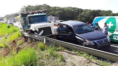 Triple colisión en Autopista Panamá Colón