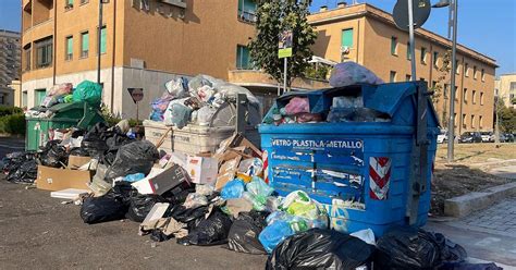 Due Giorni Fa L Incendio Alla Rida Ambiente Latina Sommersa Dai Rifiuti