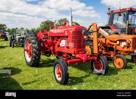 Trattore Mccormick Farmall Immagini E Fotografie Stock Ad Alta