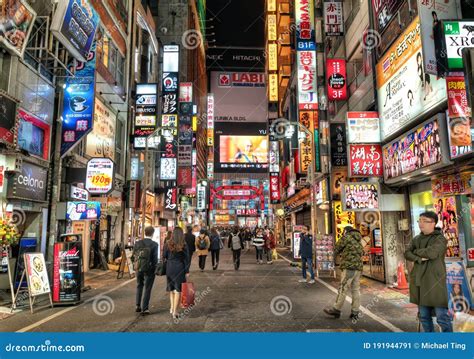 Tokyo 26 March 2019 Busy Red Light District Night Life At Kabukicho