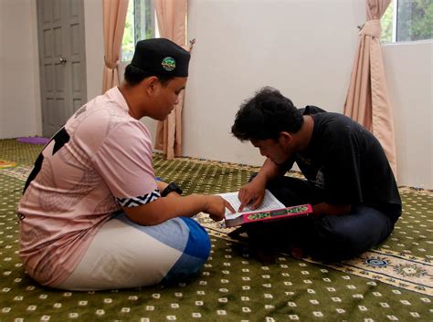 Two Tahfiz Students Share Experience Of Becoming Imam In Orang Asli Village