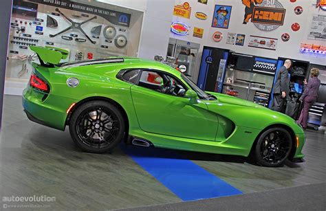 Stryker Green Srt Viper Is Dropping Jaws In Detroit Live Photos