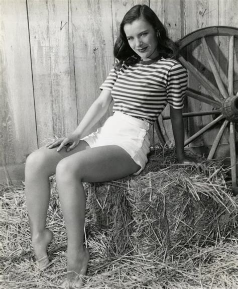 Ella Raines Image