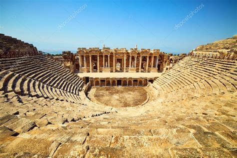 Ruinas Del Antiguo Anfiteatro Hier Polis En Pamukkale Es Un Destino