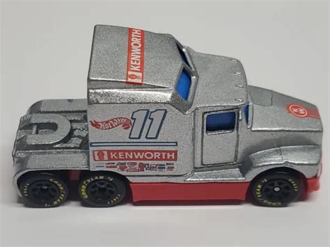 HOT WHEELS RACE Truck Series 2 4 KENWORTH T600 Silver Real Racing Tires 15 07 PicClick UK