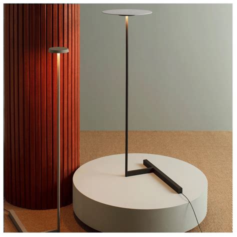 Lampada Da Terra Vibia Flat 5957