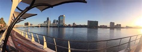 Doubletree By Hilton Jacksonville Riverfront - Travel - The Landing ...