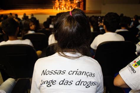 Programa de resistência às drogas já formou 1 6 milhão de alunos