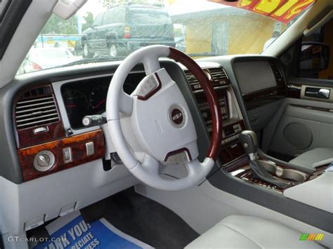 2004 Lincoln Navigator Interior Photos | Brokeasshome.com