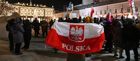 Caos En Polonia Al Refugiarse Dos Diputados Y Exministros En El Palacio