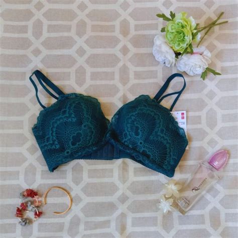 Uniqlo Sexy Lace Brassiere Women S Fashion Undergarments And Loungewear On Carousell