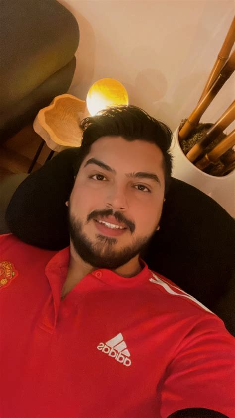 If nobody hates you Youre doing something wrong. اگه هيچ كس از تو بدش 