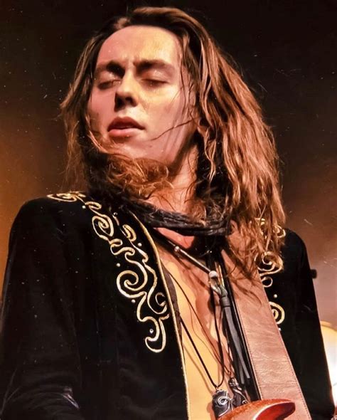 Pin By Sefra Quiring On Greta Van Fleet Attractive Men Gretna Greta