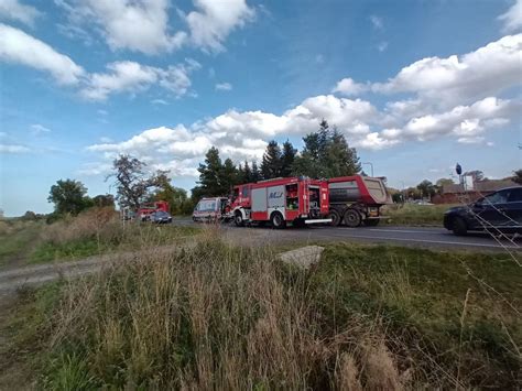 Zderzenie osobówki z ciężarówką Jedna osoba poszkodowana Lwówecki info