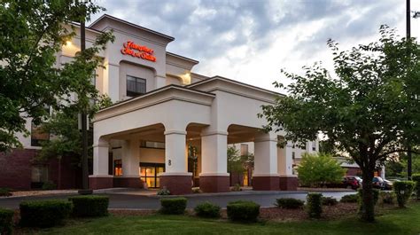 Hampton Inn and Suites Manchester-Bedford, NH Hotel