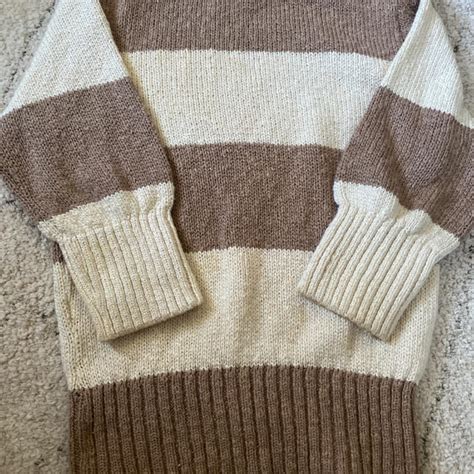 Liz Claiborne Women S Cream And Tan Jumper Depop