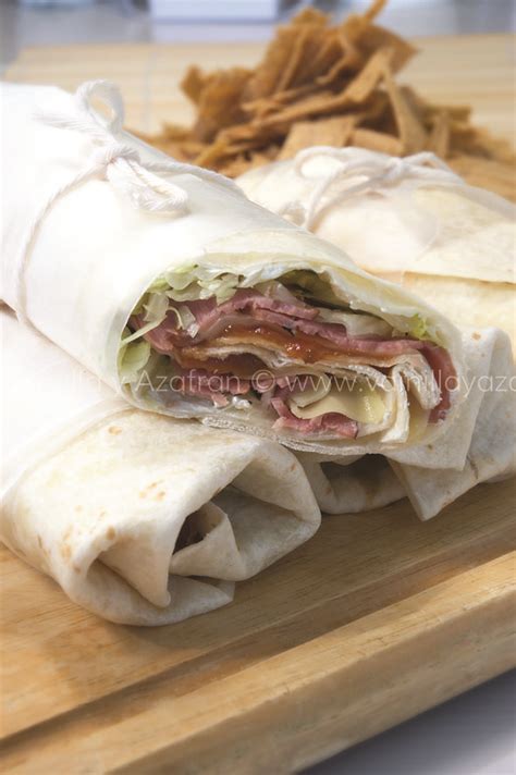 Wraps De Pastrami De Pavo Emmental Y Mermelada De Tomate Receita