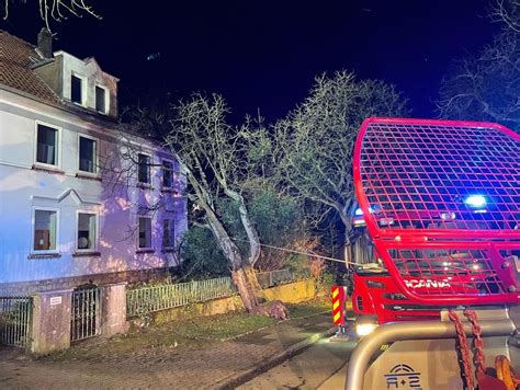 FW Horn Bad Meinberg Verkehrsunfall Und Sturmtief Zeynep Fordern