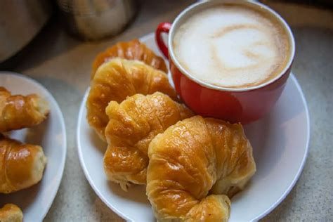 Medialunas De Manteca La Receta Fácil Y Deliciosa Para Disfrutar En Casa