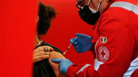 Da Domani Un Nuovo Punto Vaccini Anti Covid A Torino Mille Persone Al