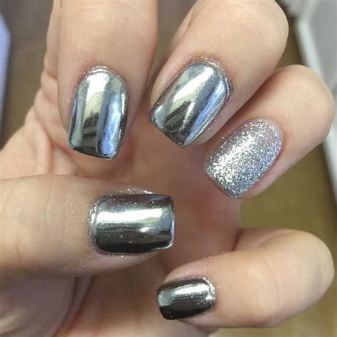 Silver Chrome Nails With Silver Glitter Accent Nail Prom Nails Silver Silver Sparkly Nails