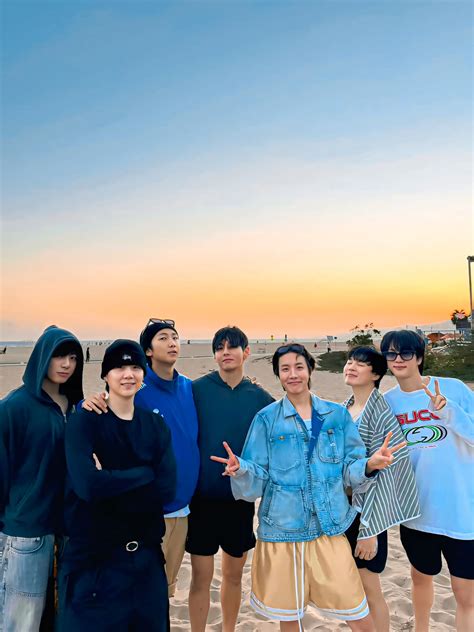 SK POP - “History repeats”- Fans in stitches as Stray... | Facebook