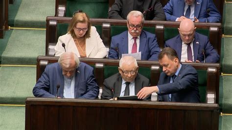 PiS złożyło w Sejmie projekt zmiany konstytucji Opozycja ma wątpliwości