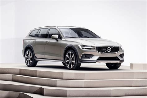 Volvo V60 Cross Country Starting Price 45 00 Lakh Launch Date 2022 Specs Images News